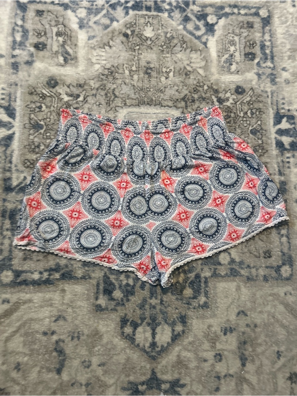 No Boundaries Printed Casual Elastic-Waist Women's Shorts in Navy and Red
